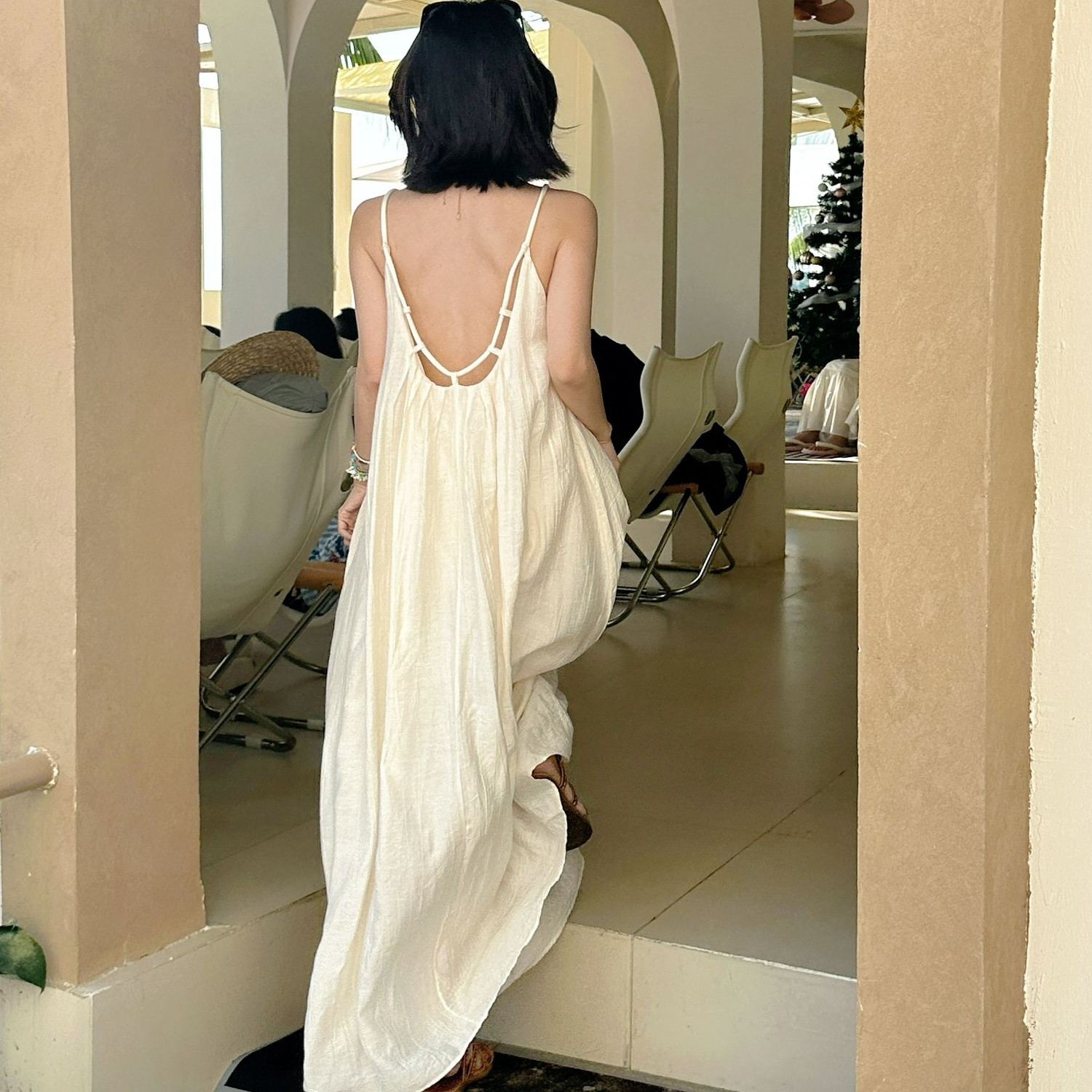 【珠光】简奢气质港风吊带连衣裙精致露背度假裙