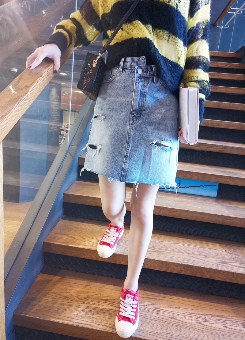港味半身破洞牛仔短裙女2018夏装新款毛边chic高腰学生a字裙子