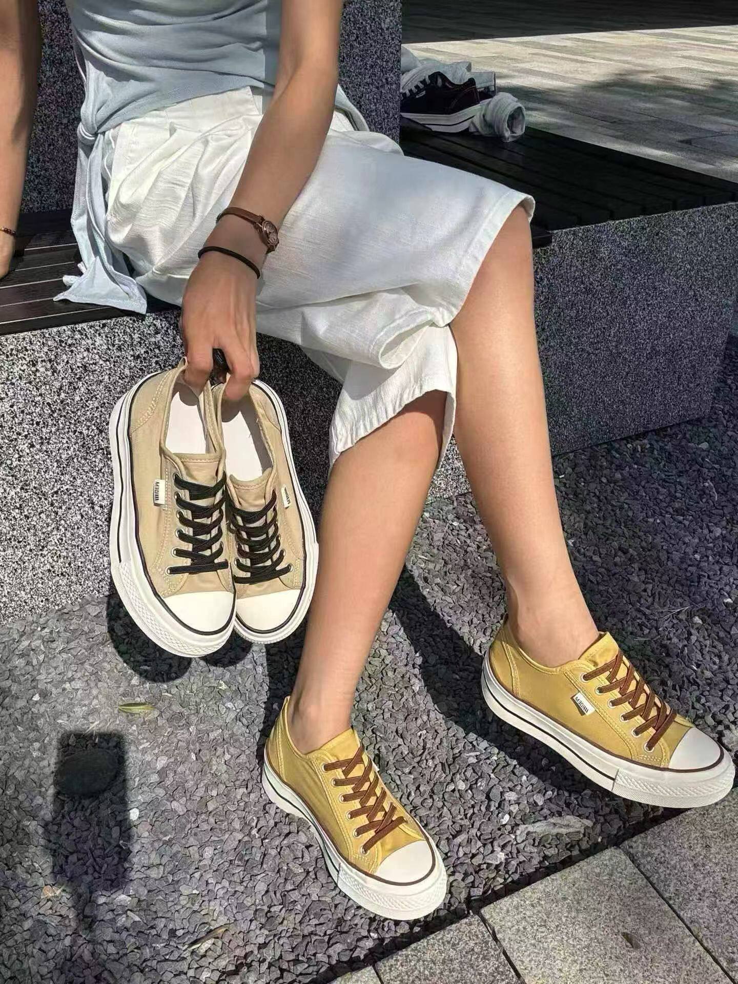 超软底薄款帆布鞋女2026夏季新款一脚蹬圆头系带防滑厚底休闲板鞋