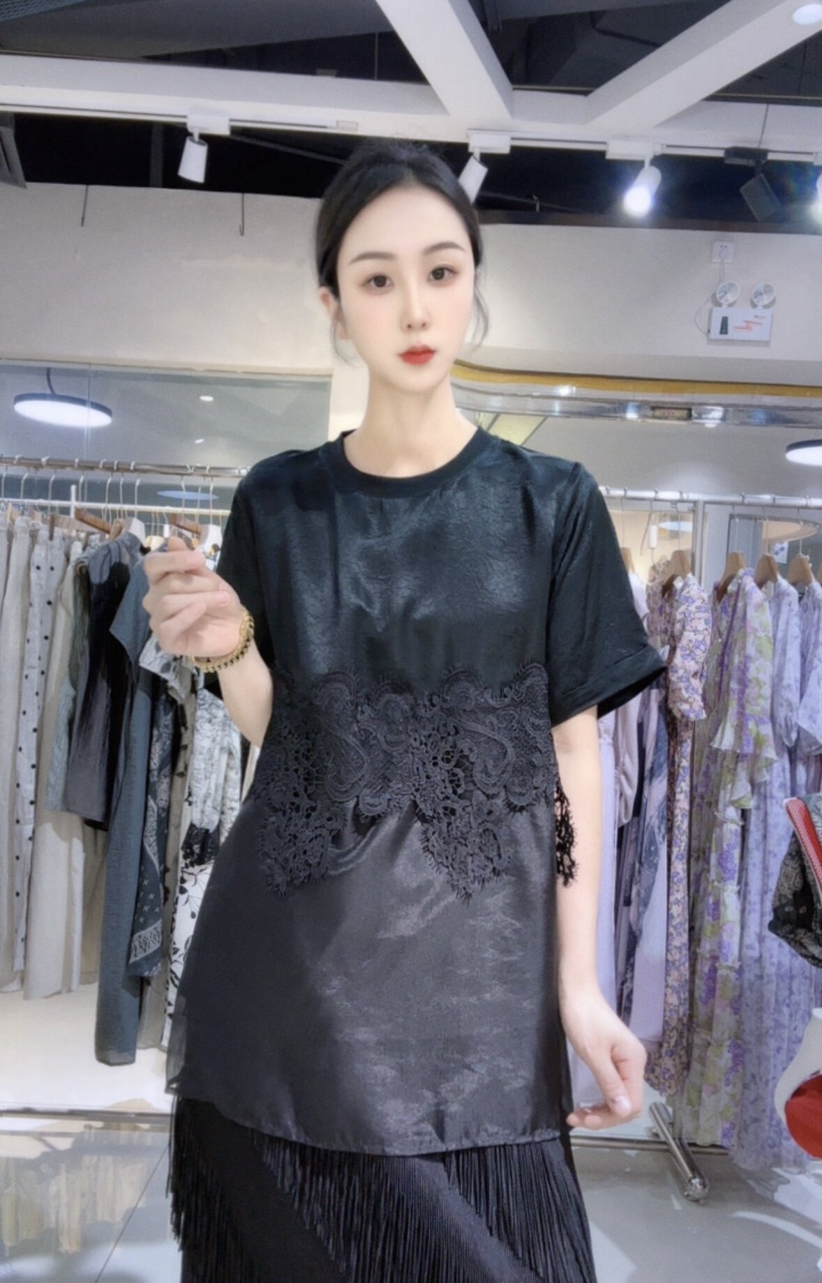 欧货大码黑色蕾丝拼接下摆网纱短袖T恤2026夏小众设计极简风上衣