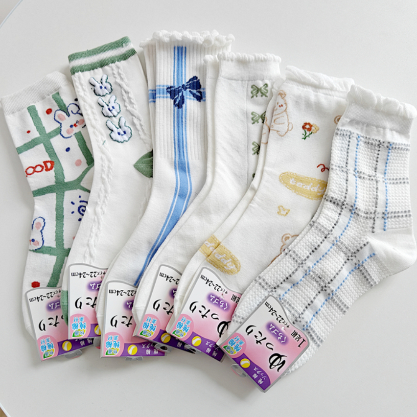 日单女士纯棉袜子中筒袜清新可爱白色秋冬棉袜青少年学生少女袜