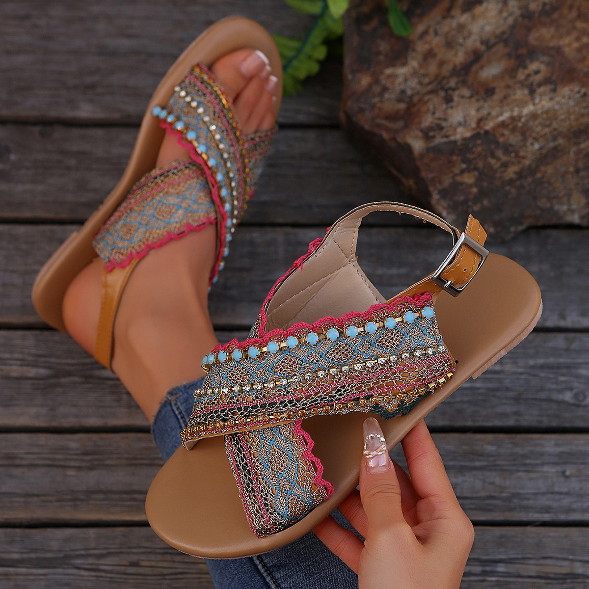 wish民族风波西米亚平底搭扣凉鞋圆头大码水钻鱼嘴沙滩凉鞋女现货