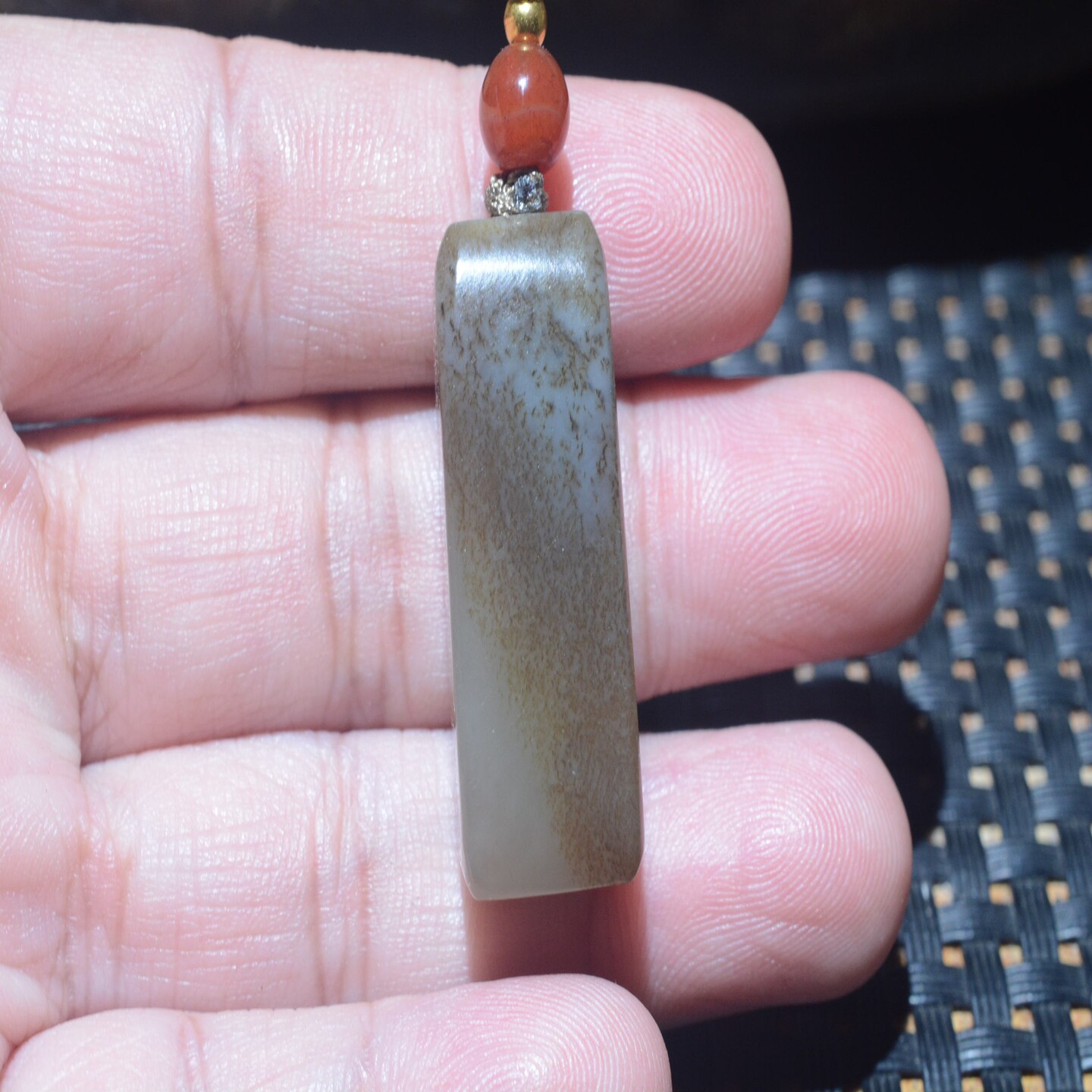 和田玉挂件 新疆且末料糖青白玉哨子形小吊坠钥匙扣11g 和田小玉