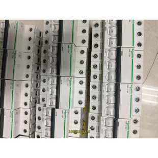 一个4议价 3P断路器iC65N 32A装 柜子可以