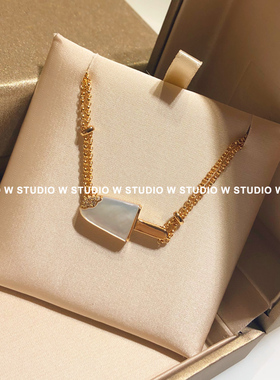 仲夏浪漫深海白贝母双层短项链