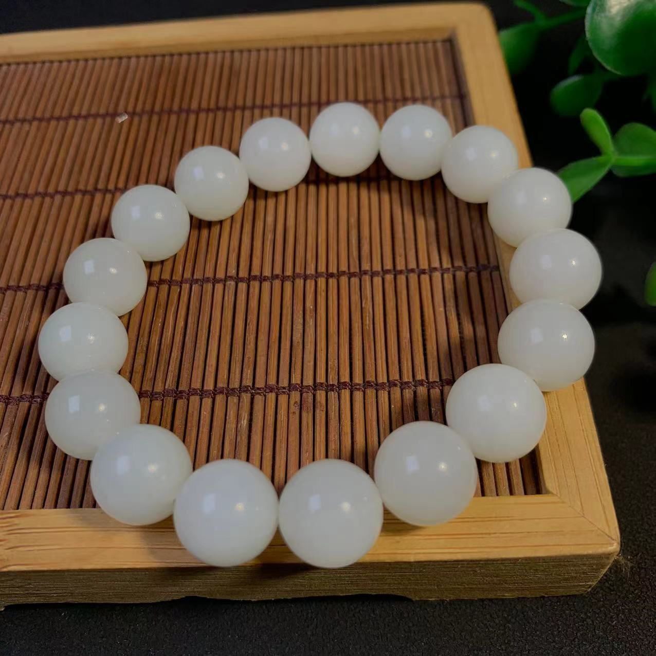 和田玉羊脂白玉手串圆珠手链俄巴沙老坑料细腻油润12mm配证书