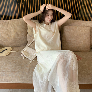 新中式国风穿搭一整套女夏2025超火温柔气质绣花上衣半裙两件套装图片