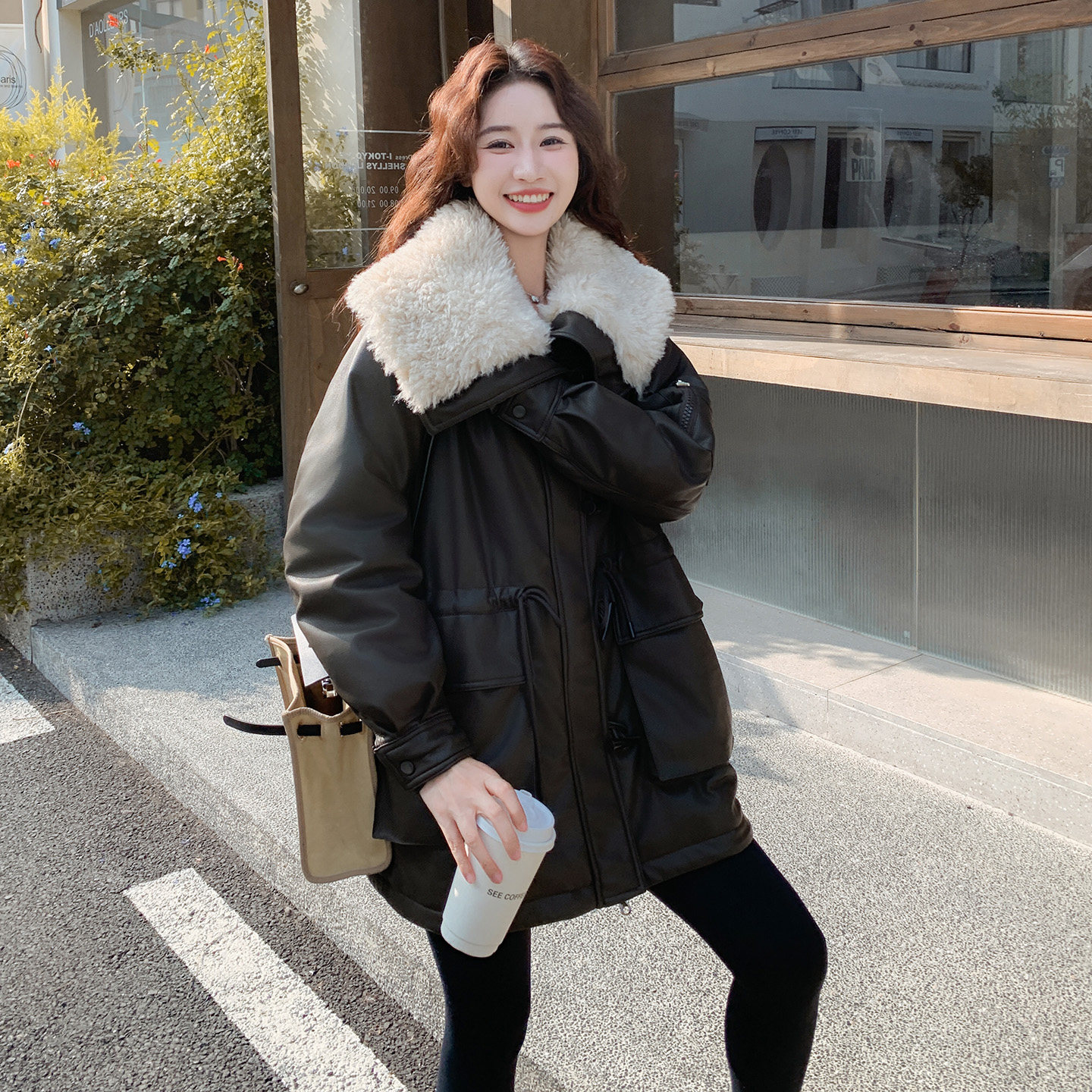 加厚皮毛一体羊羔毛领棉服女2025冬季日系复古洋气PU皮机车风棉衣,女装棉衣/棉服,2C339