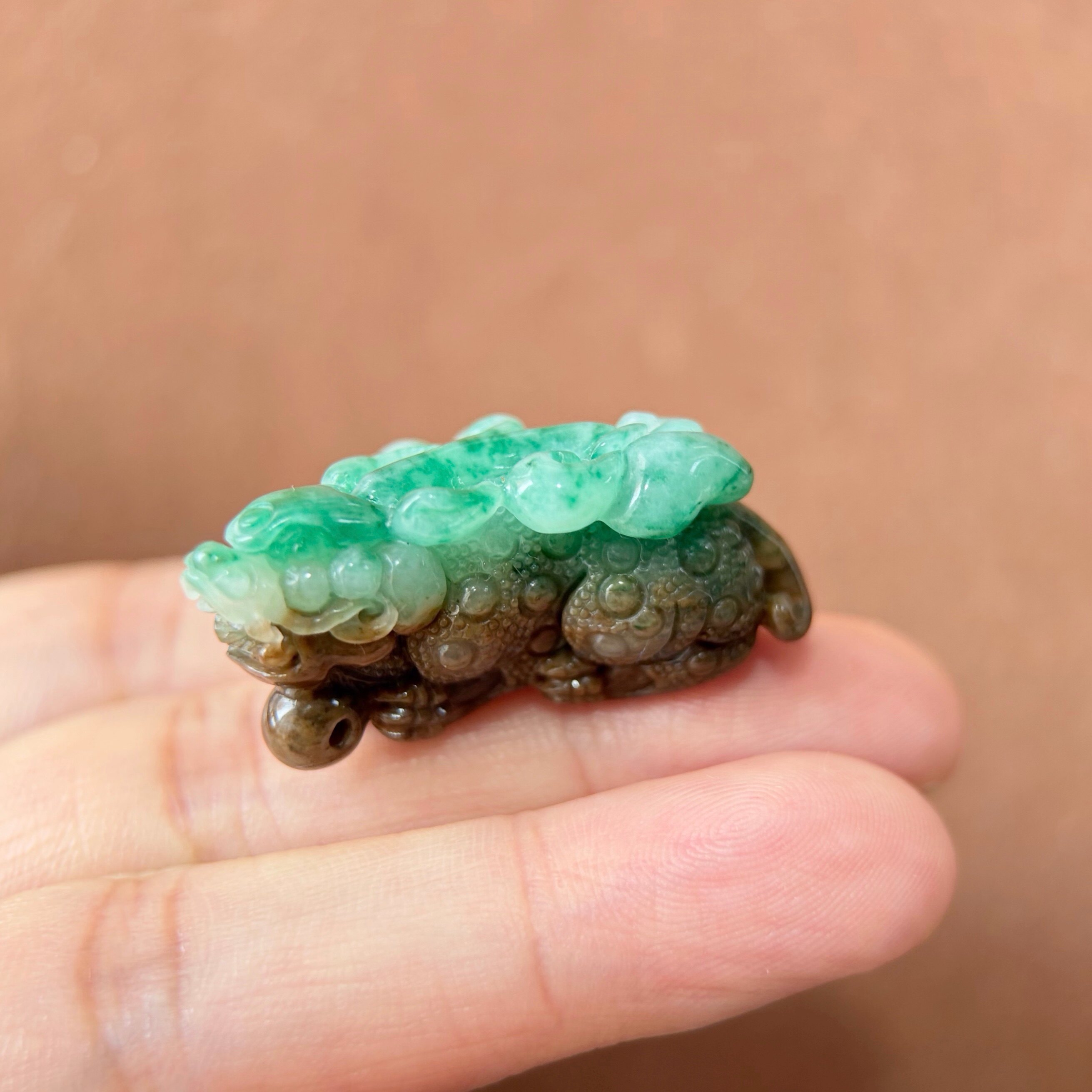 可言天然南阳翡翠独山玉老料特色俏色蓝绿貔貅包挂项链挂坠件