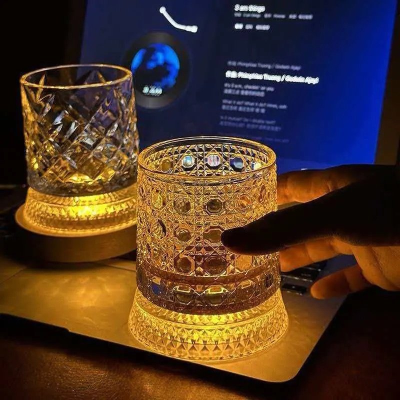 发光旋转水晶杯高颜值转转酒杯家用威士忌红酒杯网红解压杯年货杯