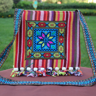 云南民族风阿诗玛帆布单肩包原创刺绣茶花休闲手机袋斜跨包舞蹈包