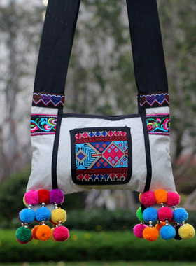 民族风斜挎包刺绣花中毛线球