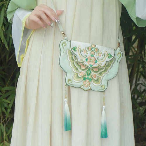 古风汉服包蝴蝶翻盖绣花手机包