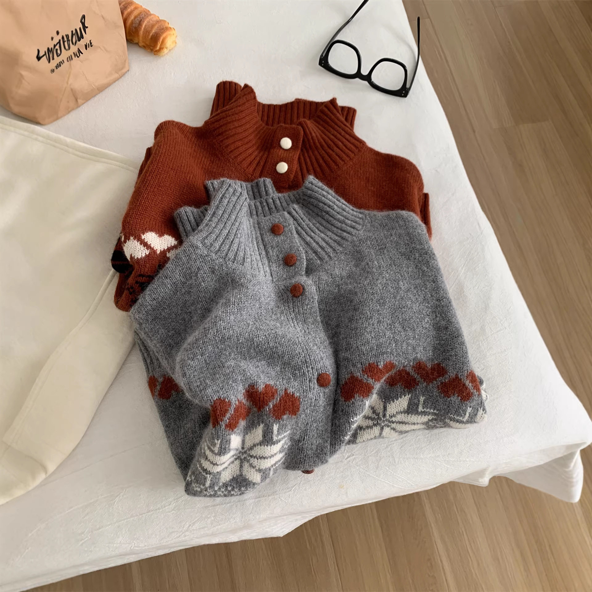 日韩秋冬枫叶红包扣高领纽扣针织开衫女温暖复古费尔岛提花羊毛