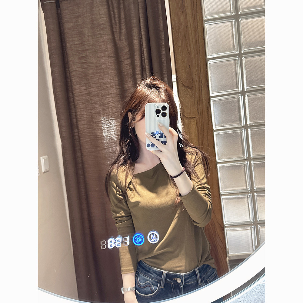 小女人纯色高弹棉料长袖修身t