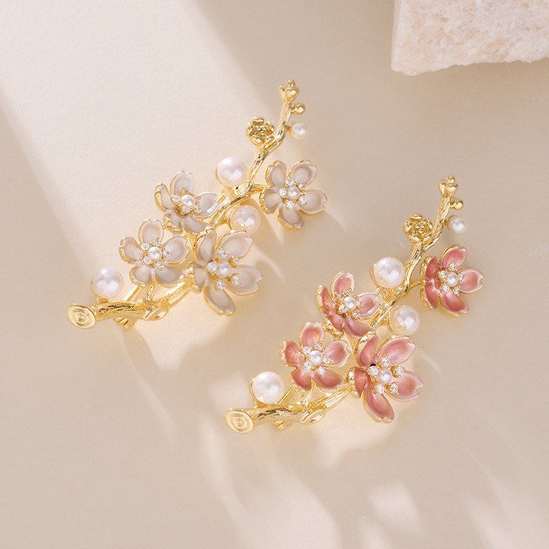 中式国风复古梅花滴油胸针