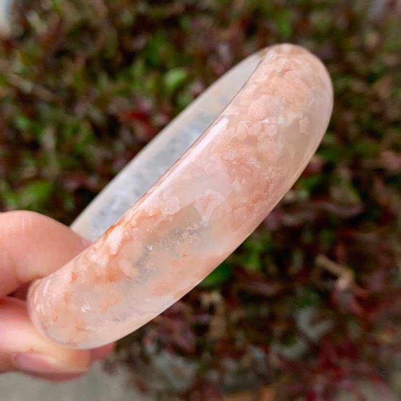 57.8圈天然爆晶共生粉红色樱花玛瑙手镯女款百搭飘花海洋玉髓手环