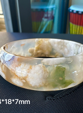 天然冰透樱花玛瑙手镯马达加斯加