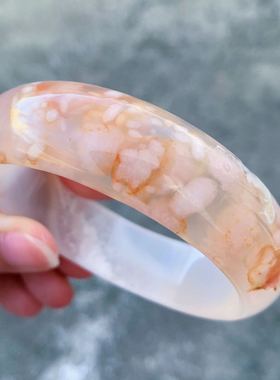 冰透粉红色飘花海洋玉髓玛瑙手镯