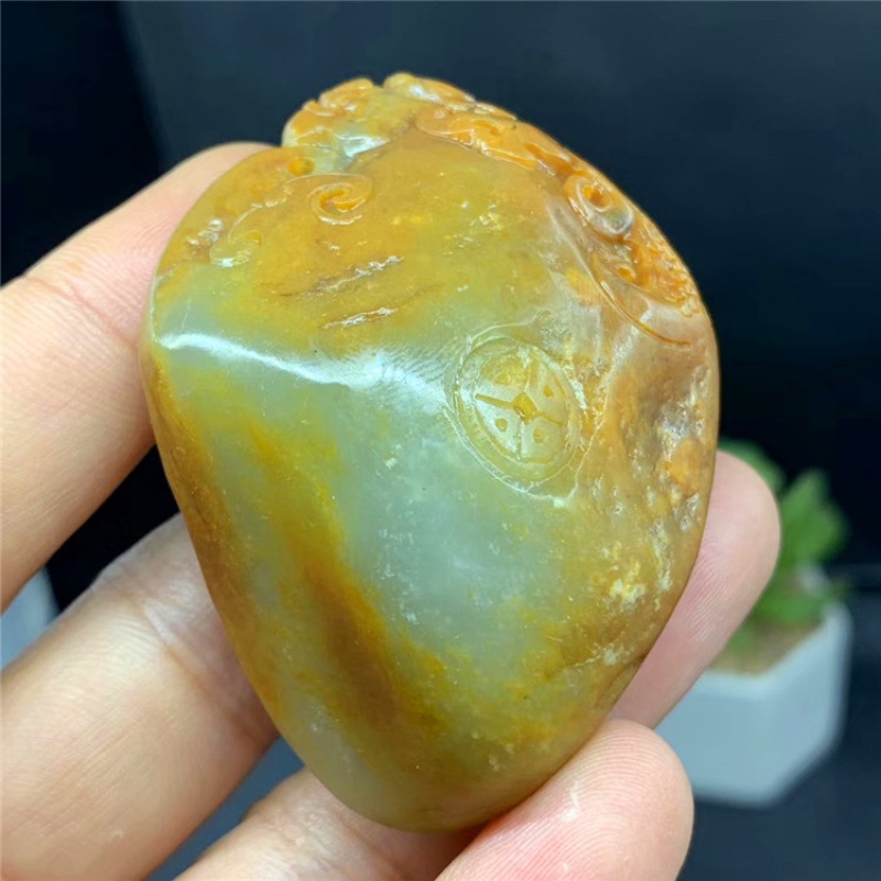 新疆和田玉黄沁籽料貔貅手把件天然金黄皮玉石把玩件小把件