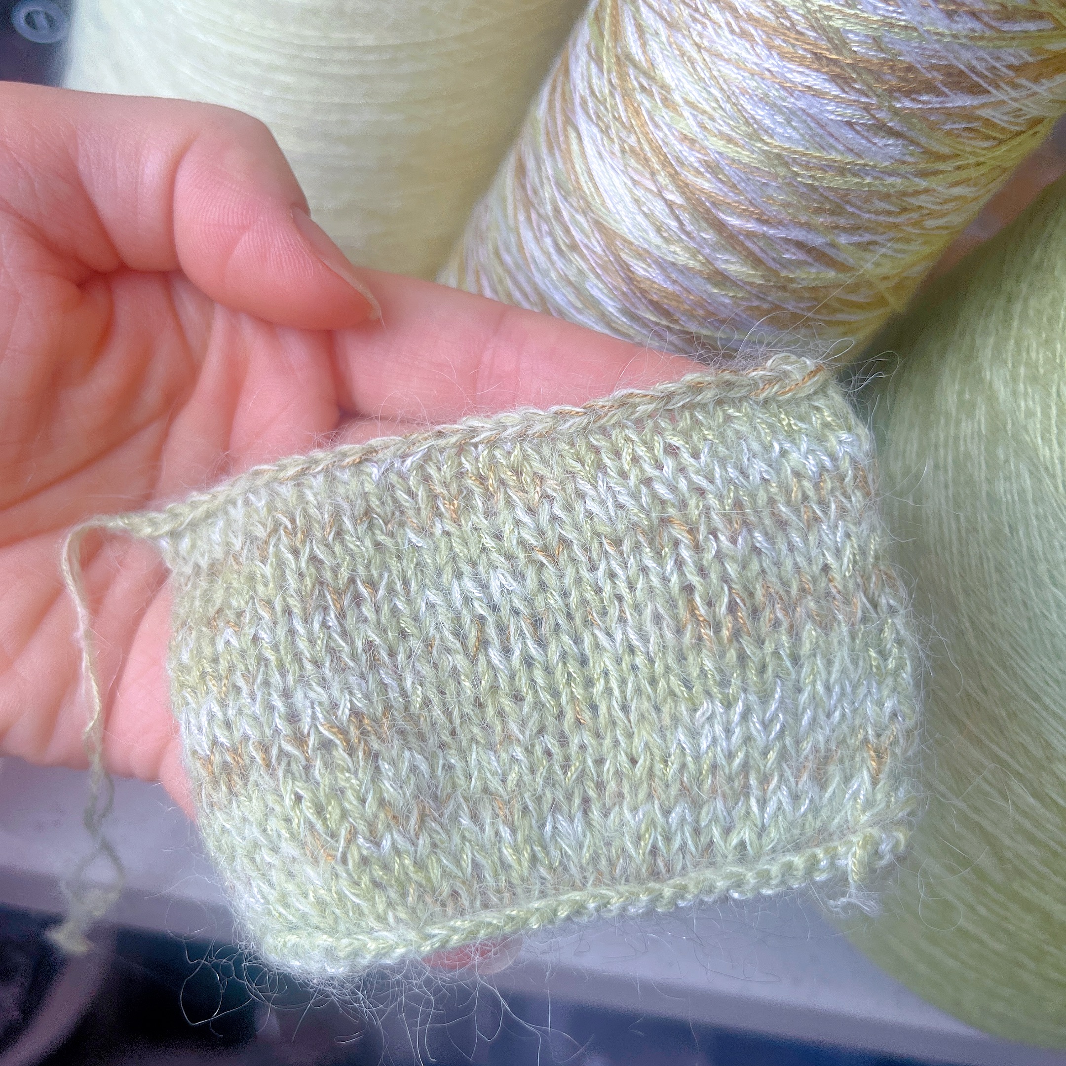 手混康家赛妮AURORA系列纯羊绒2/26支+段染桑蚕丝+万支马海