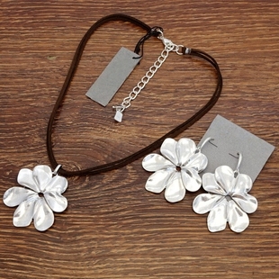 西洋欧美风设计师腔调森女文艺范网红潮人花朵造型耳环坠项链套装