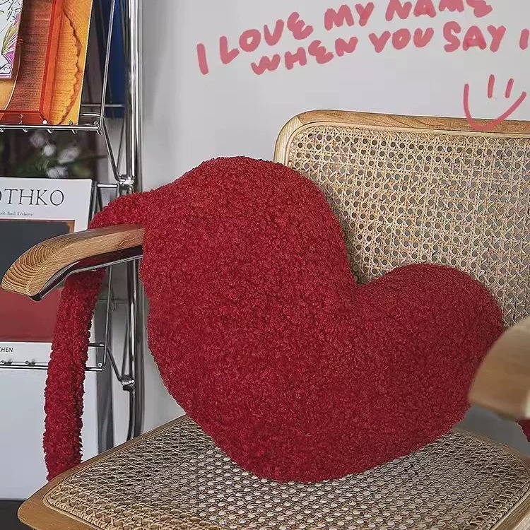 可爱苹果抱枕女生睡觉飘窗榻榻米靠垫宿舍沙发办公室护腰座椅靠枕