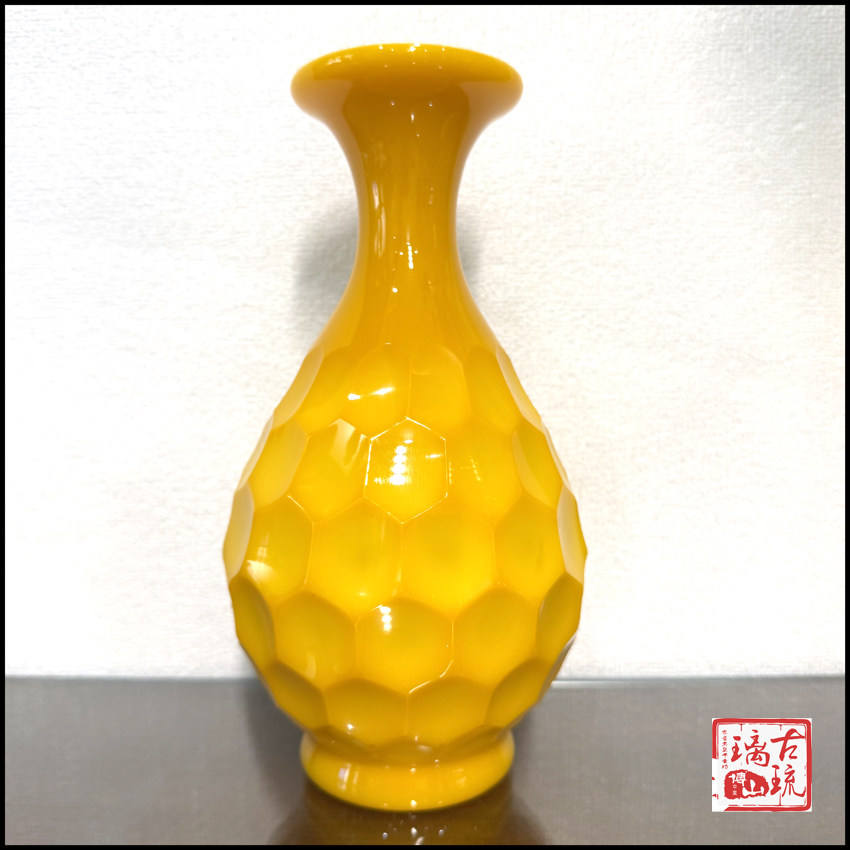 藏品 博山名贵色料大师手工茬棱打磨雕刻老鸡油黄琉璃观音瓶花瓶