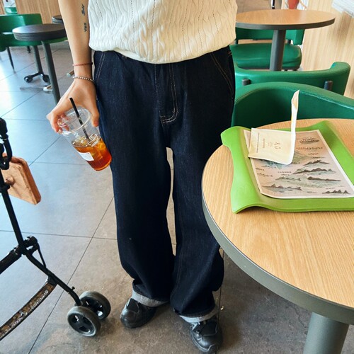 2026春夏拼色黑色原牛弯刀牛仔裤