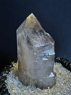 天然水晶闪灵骸骨城堡带水胆 双尖 189g 98x45x38mm