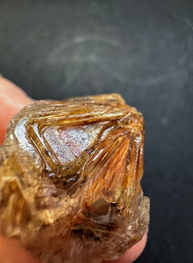 天然红泥骸骨六开窗 22x20x16mm 8g 可自己绕线当吊坠