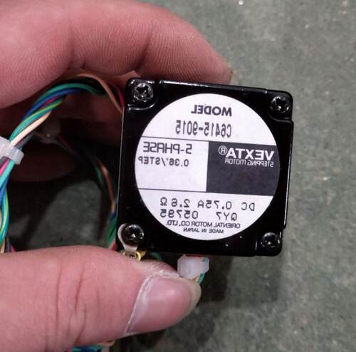 拆机货东进方VEXTA 五相步电机 C645-19015，0.75A，0.LUU36度询