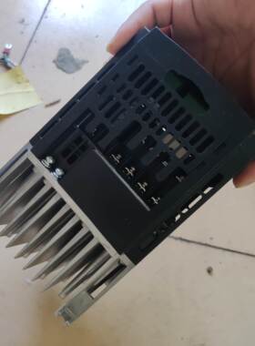 原装拆机欧姆龙变频器3G3MX2-AB022-E 2.2KW 220V 功能完好现货询