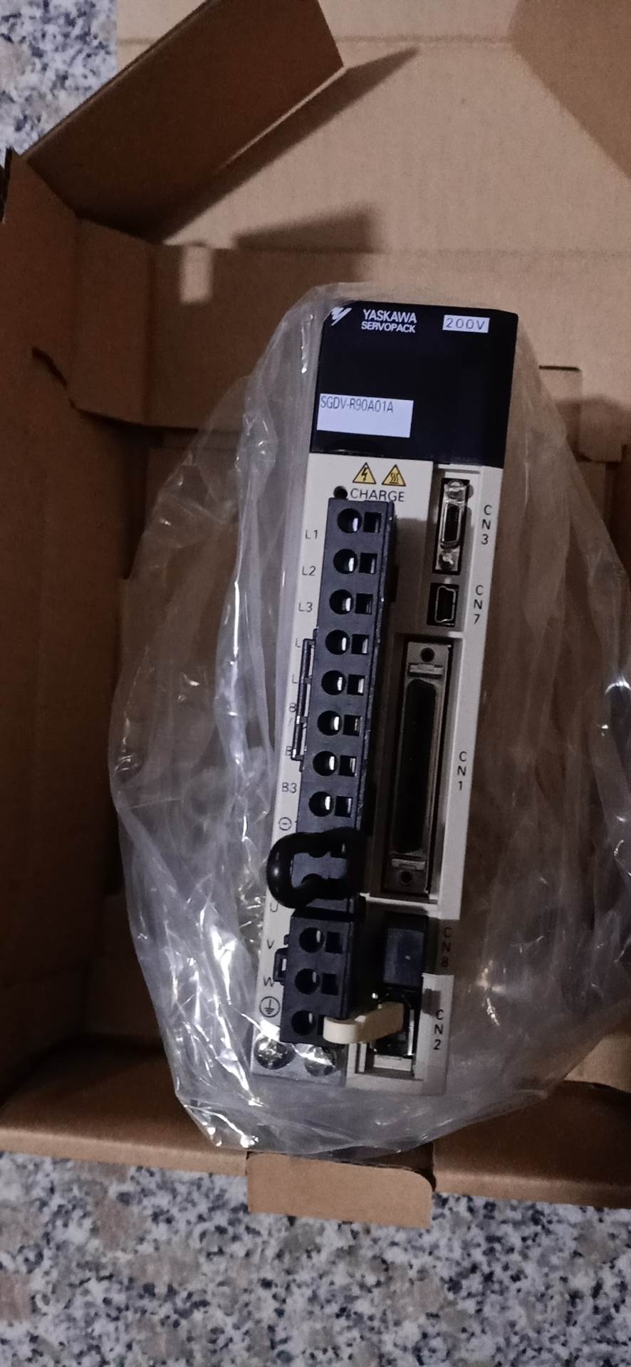 SGDV-R90A01A安川控制器 SGDV-R90A01A002000询价