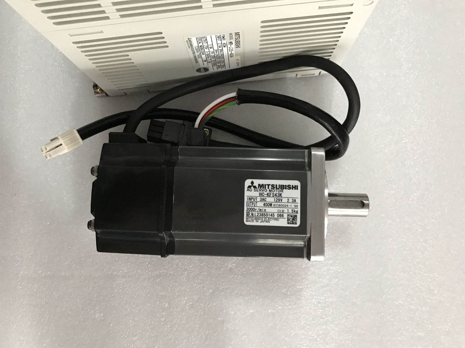 三菱伺服驱动器电机 MR-J2S-40A+HC-KFS43/K 一套 现货 询价