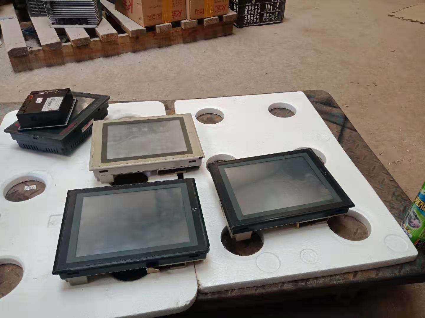 欧姆龙触摸屏NS8-TV10-V1 实物图询价