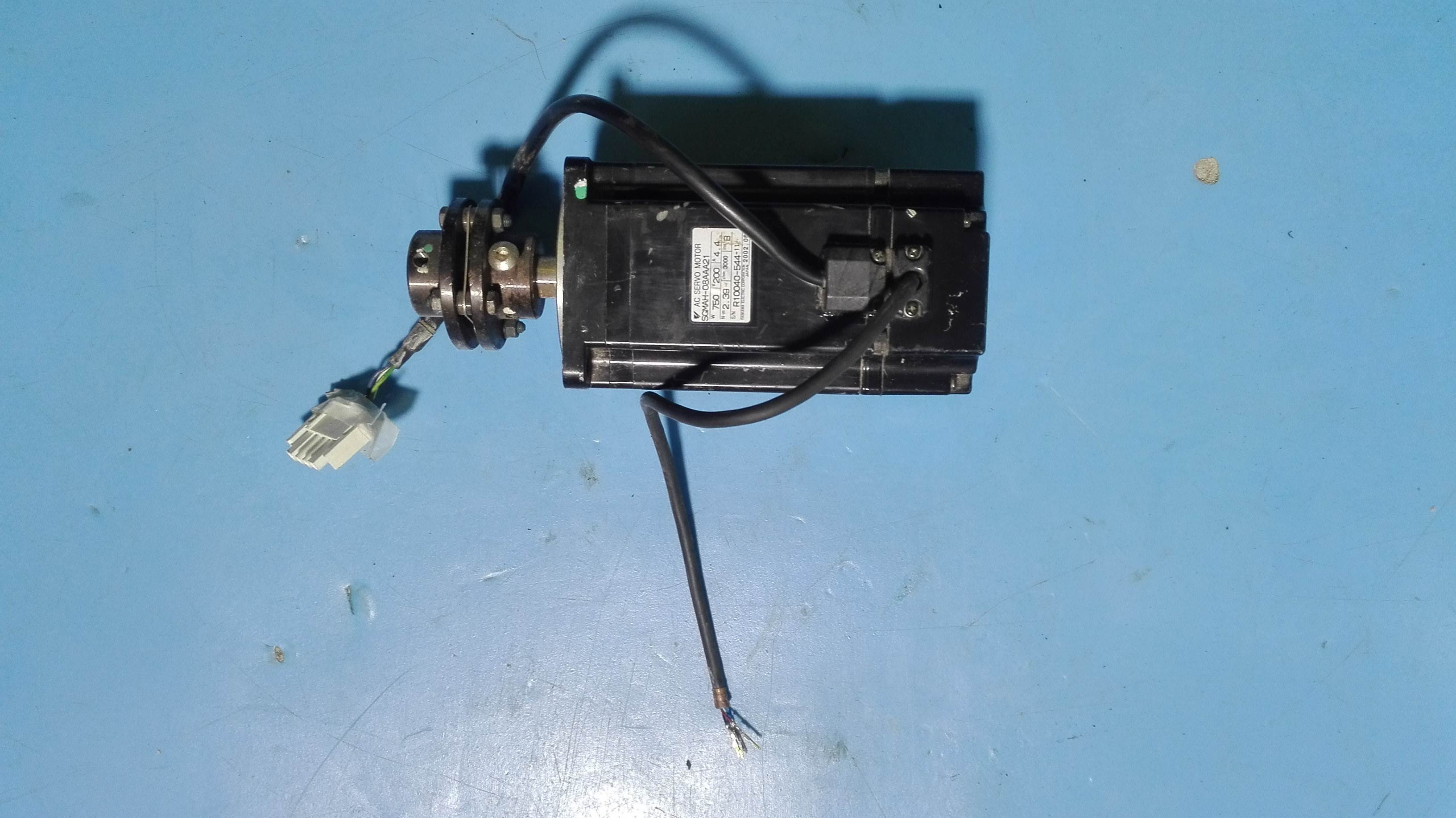 SGMAH-08AAA21 实物拍摄 电机750w 询价