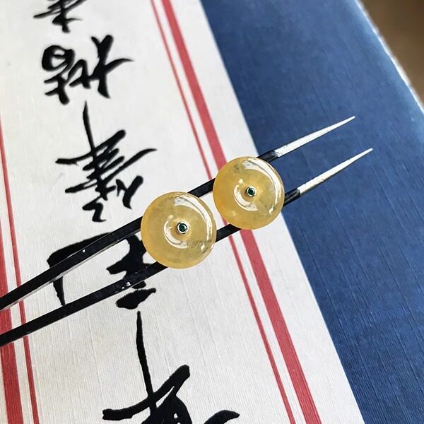A货翡翠平安扣耳钉冰种黄翡