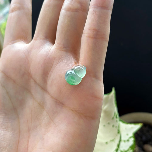 缅甸天然老坑A货翡翠冰种葫芦