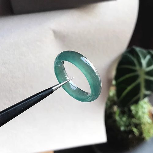 20#危料自然光实拍A货天然翡翠指环冰种蓝绿色起胶宽条戒指带证书