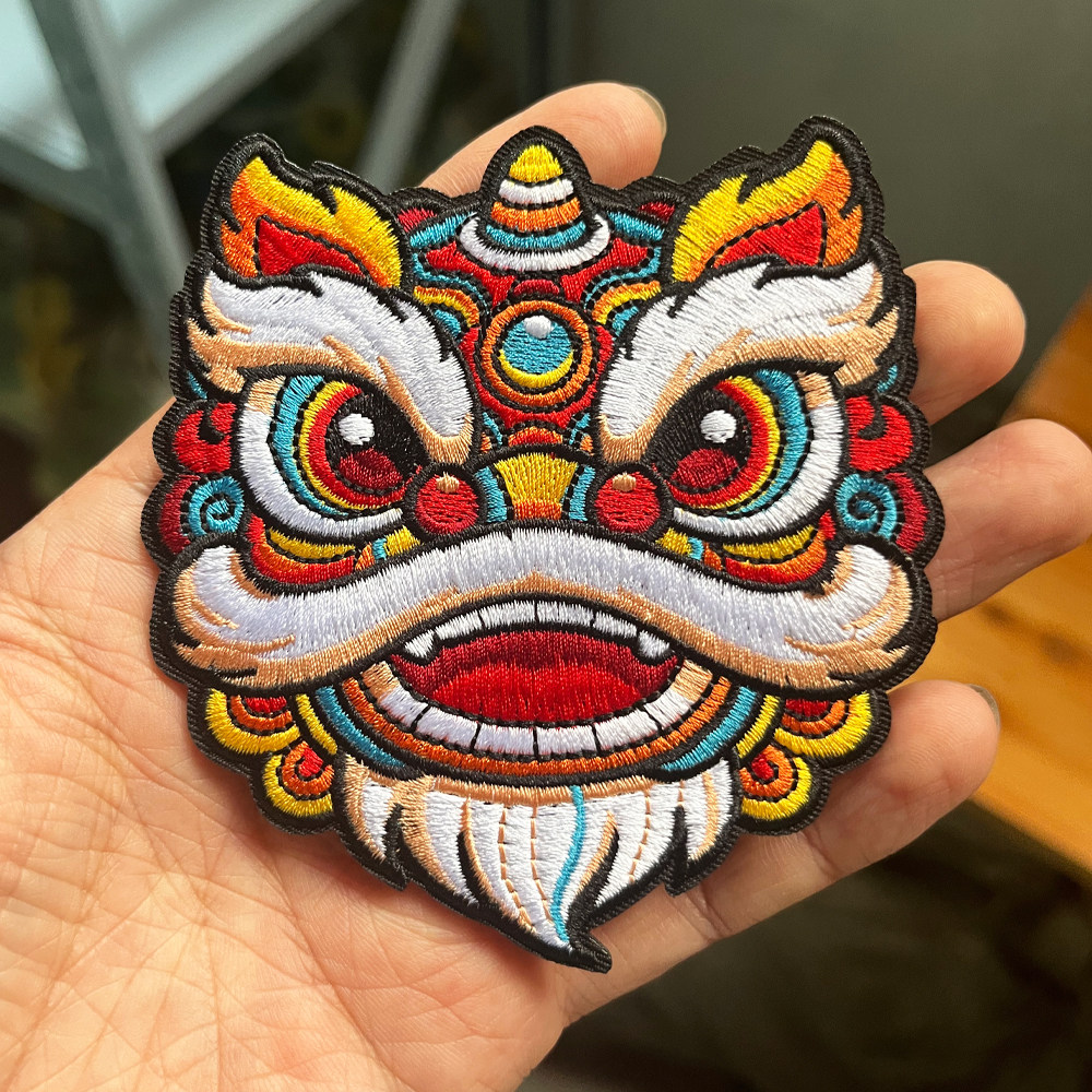 国潮醒狮头饰刺绣布贴魔术贴图片