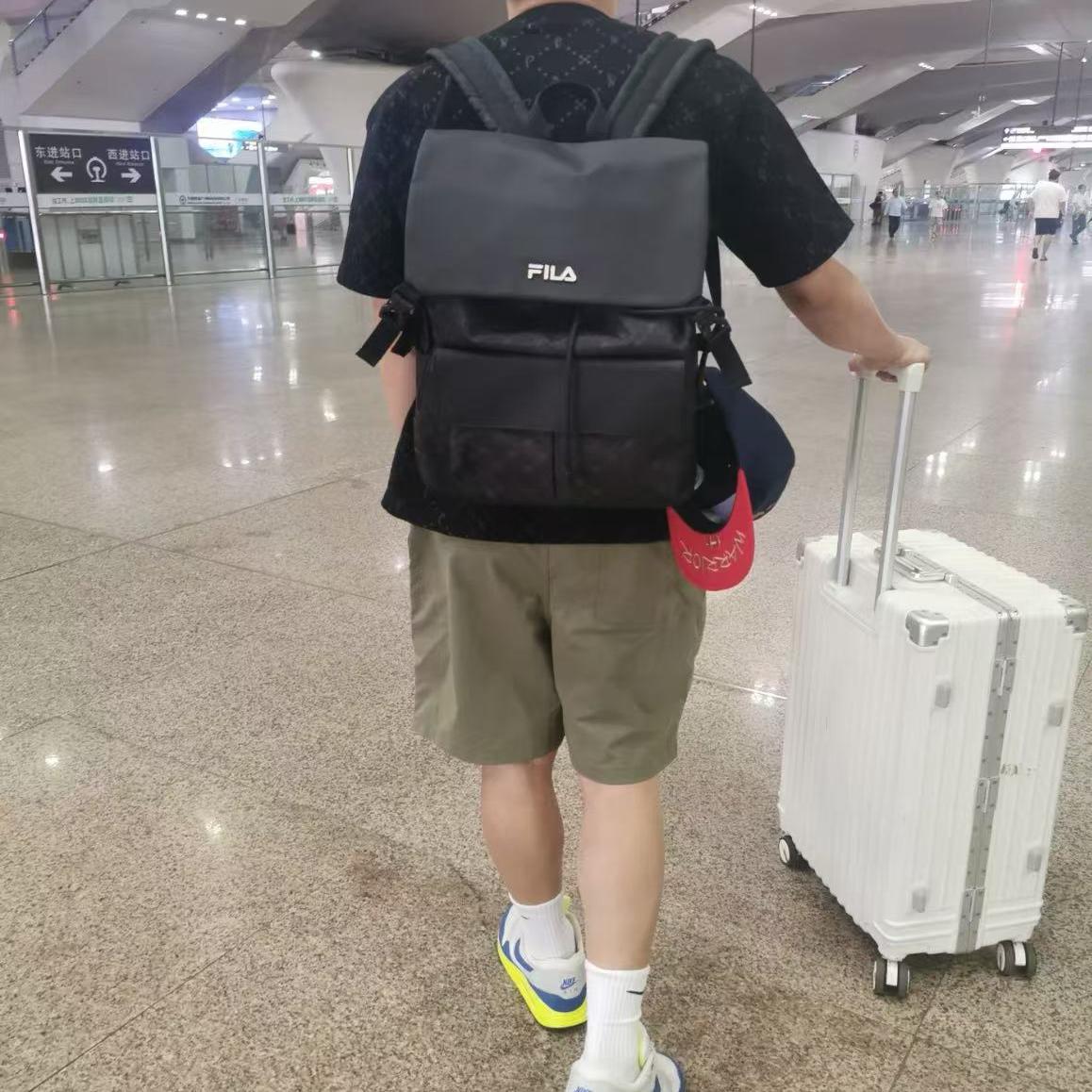 FILA斐乐 双肩背包 新款 通勤包书包电脑包F13M328104