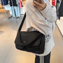 Adidas三叶草 秋季3D口袋运动单肩斜挎差包KS0764 KS0763