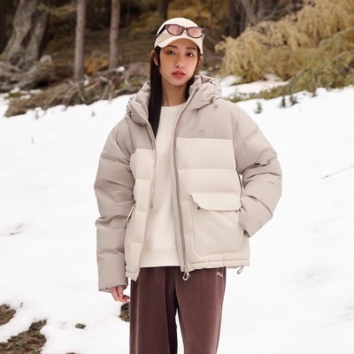 FILA 斐乐情侣款羽绒服男女保暖户外短款连帽上衣A51M441902F