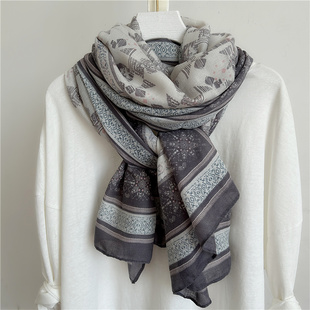 围巾女冬季新款春秋棉麻丝巾薄款波西米亚长款旅行披肩洋气纱巾