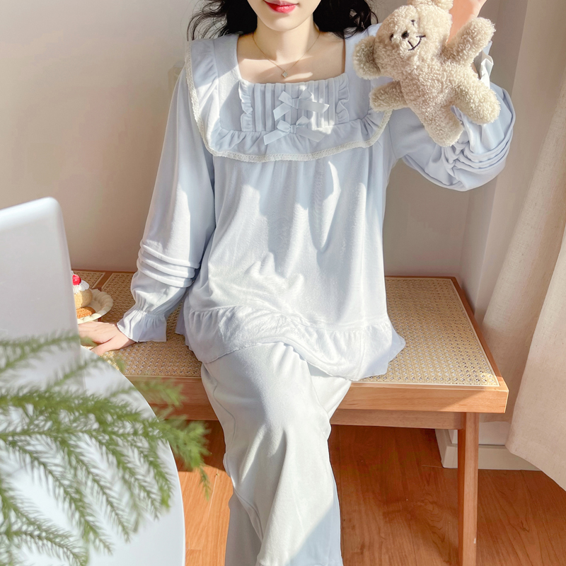 花边拼接海岛绒睡衣女