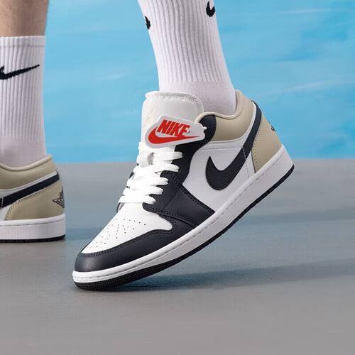 NIKE耐克板鞋AJ1 LOW男子运动鞋夏季新款低帮缓震轻便553558-153