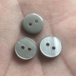 浅灰色高级珠光衬衫衬衣纽扣二眼平面波纹雪纺扣子银灰男女T恤扣