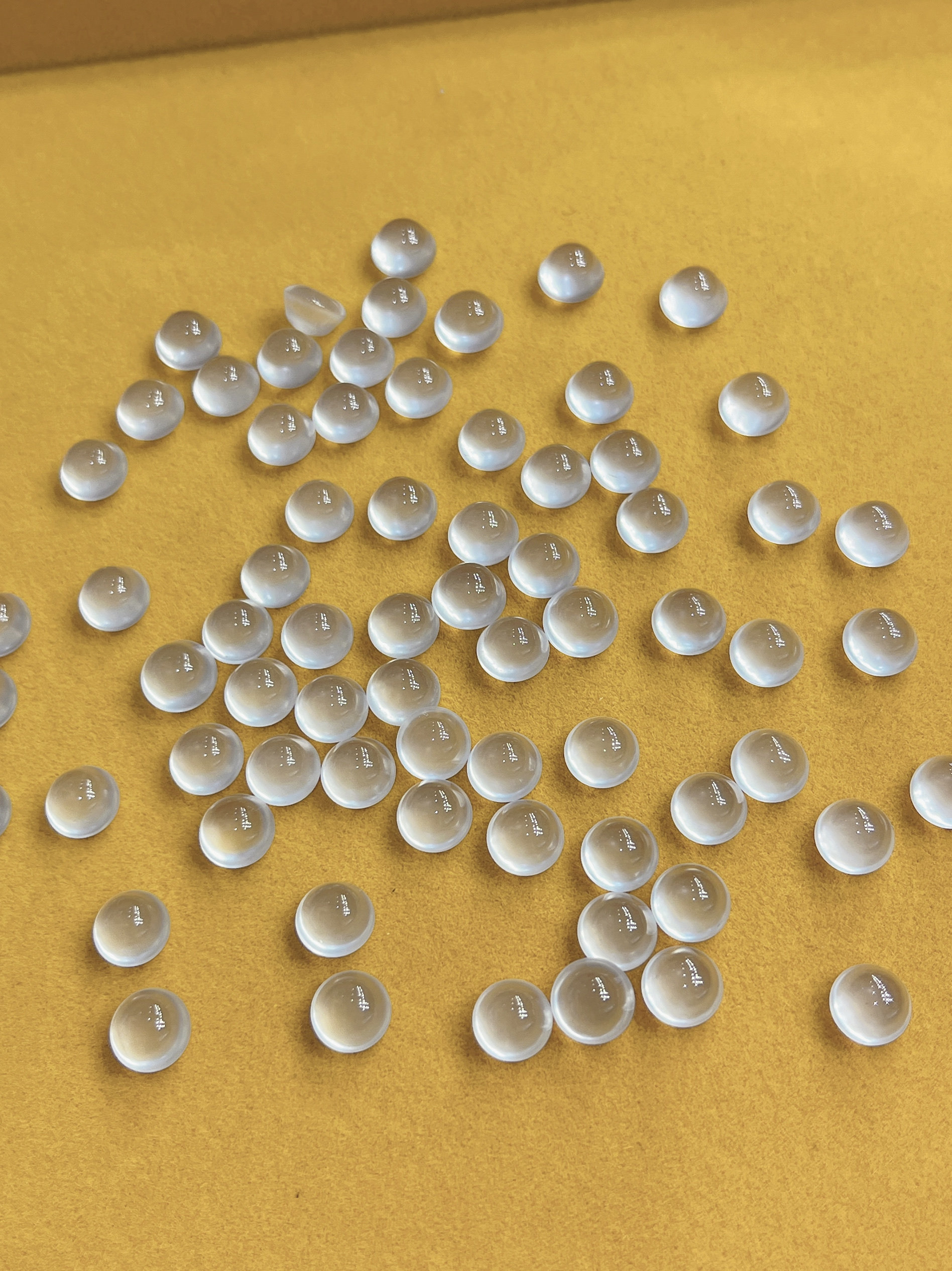 天然水沫玉蛋面冰种高冰配石白月光白冰戒面翡翠配石饱满水沫子