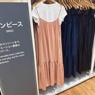 日本本土优衣库 女款层叠式吊带连衣裙 484300,484806